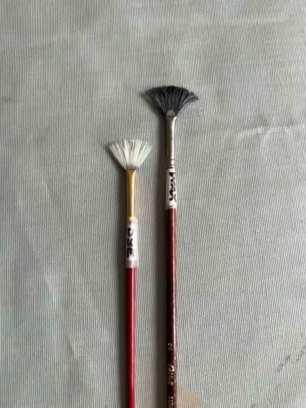 Photo of Artists Fan Brushes (DE5 Codnor) #1
