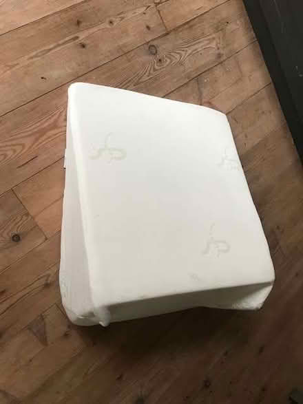Photo of free Wedge Pillow - Unused not wrapped. (Finstock Heath OX7) #1