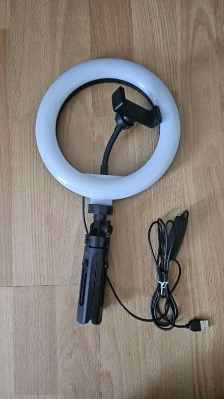 Photo of free Ring light (HA7) #1