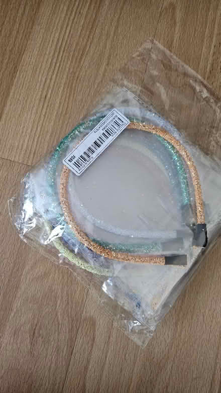 Photo of free Girls glitter headbands (HA7) #1