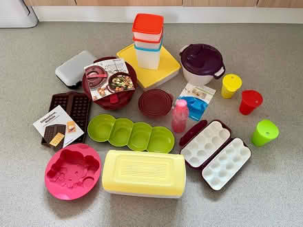 Photo of free Tupperware Bundle (HR4 7FG) #1