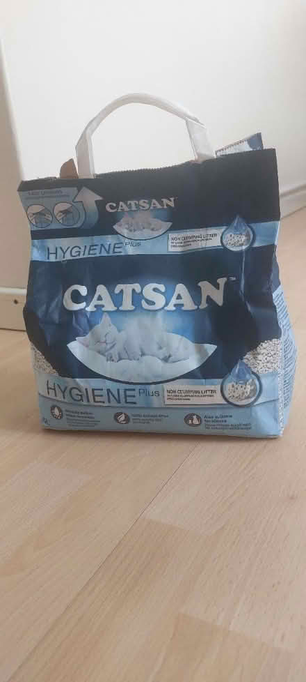 Photo of free Cat litter and cat snack (SE1 8QT) #1