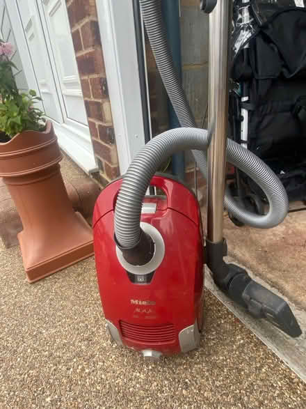 Photo of free Miele vacuum cleaner (Billericay CM12) #2