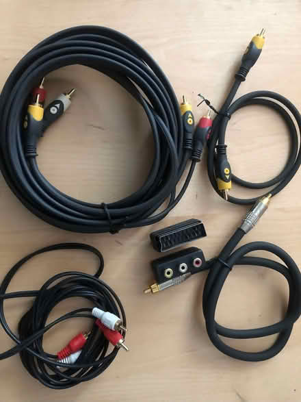 Photo of free cables (Bulwell NG6) #3