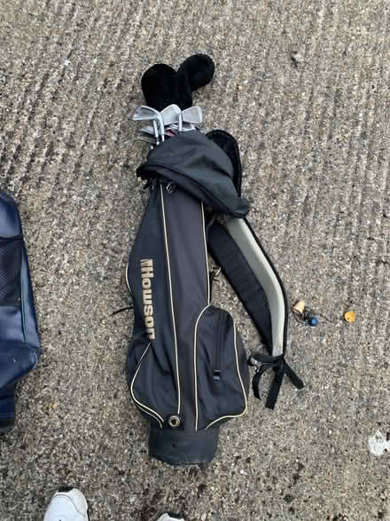 Photo of free Golf clubs and bag (Woking GU21 3) #1