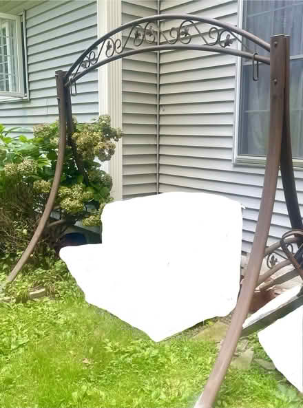 Photo of free swing and swing frame (Southbury) #1