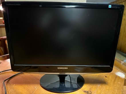 Photo of free Samsung Flat HDTV Monitor 21" (West Beverly Hills) #2