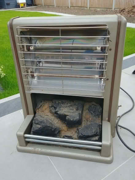 Photo of free Vintage electric bar fire with coal effect (Loughton IG10) #1