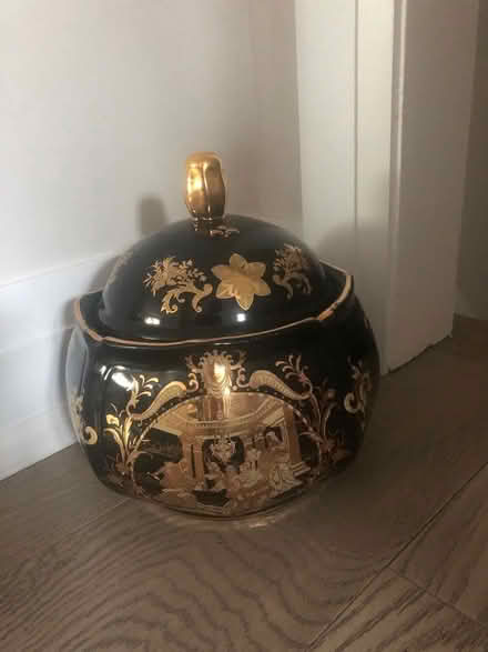 Photo of free Small oriental jar (Britannia & Creditview) #1