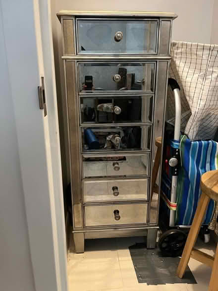 Photo of free 6 Drawer Dresser (Metropolitan - Lorimer Station) #2