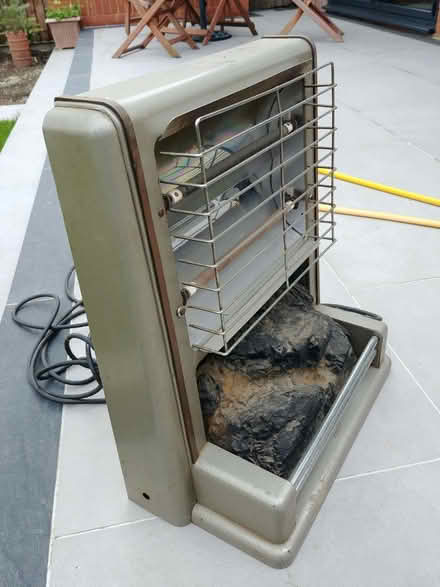 Photo of free Vintage electric bar fire with coal effect (Loughton IG10) #3
