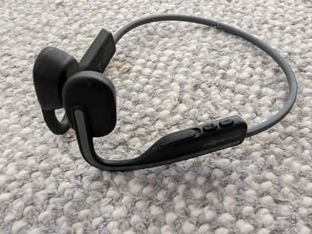Photo of free Aftershokz bone conducting headphon (Vienna Hunter Mill) #1
