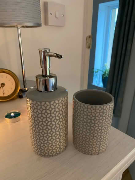 Photo of free Bathroom set (Oxley, Wolverhampton, WV10) #1
