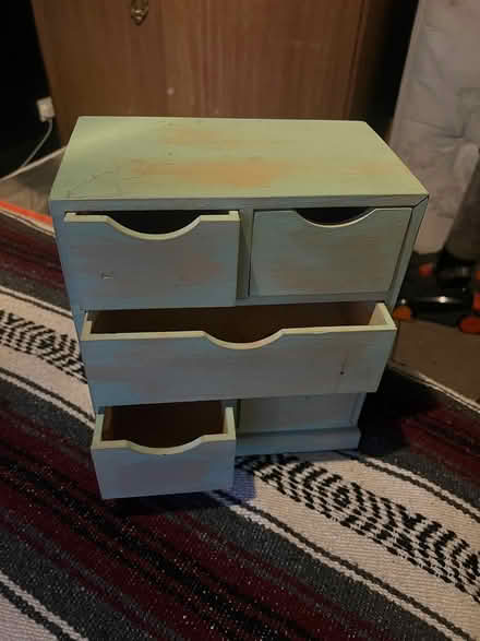 Photo of free Small set of draws (Gleedless (Gleedless (S12)) #2