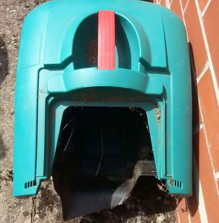 Photo of free Bosch grass collector attachment (IP5) #4
