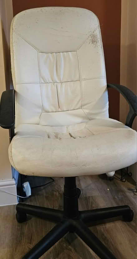 Photo of free Office chair (EN1) #1