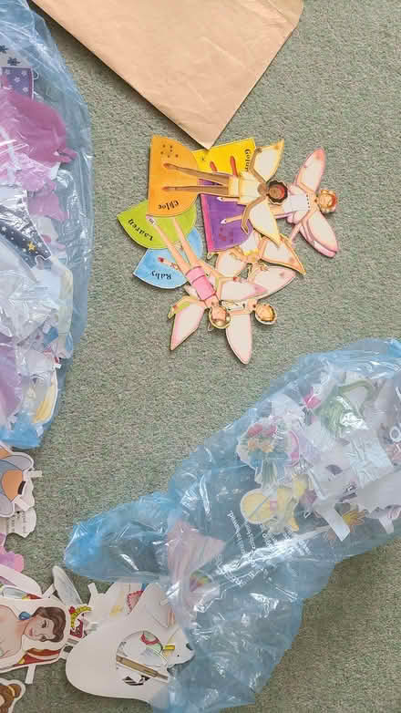 Photo of free large selection of paper dolls for play (Woodley RG5) #2