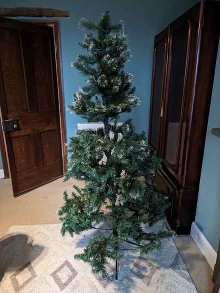 Photo of free Artificial Christmas Tree (Bradley ST18) #1