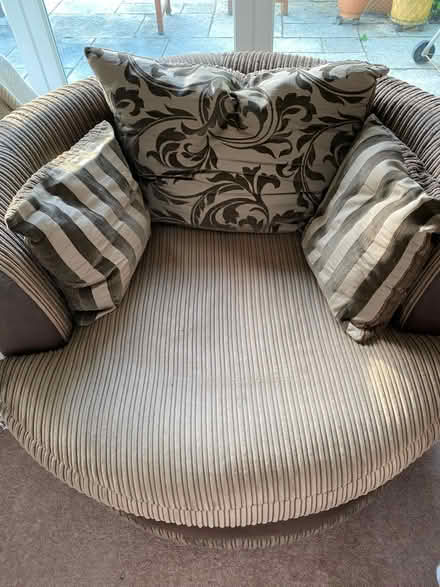 Photo of free 2 person cuddle chair (Chesham Bois, HP6) #4