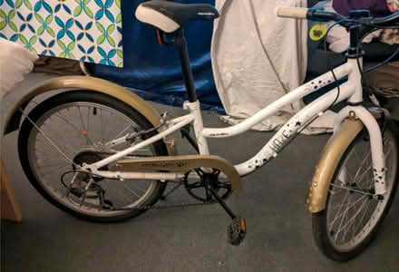 Photo of free Bicycle for ages 8 to 11years old (Heronsgate WD3) #1