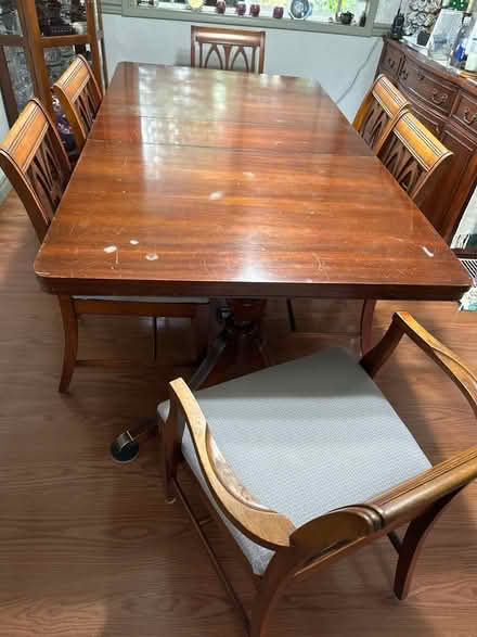 Photo of free Dining room tabke (Near Murray and Hart) #1