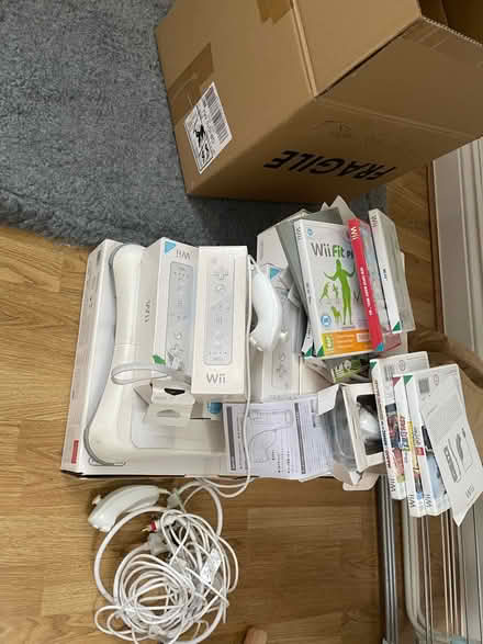 Photo of free 2xWii + fit board, discs and bits (IG10 high beech) #1