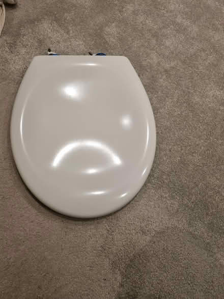 Photo of free Toilet seat (AL54EB) #1