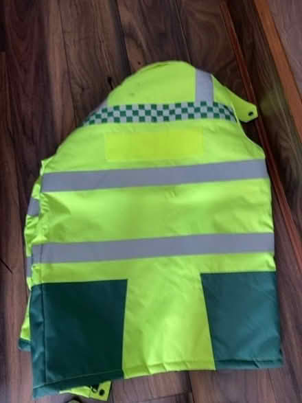 Photo of free Hi Viz Jackets (TN23) #3