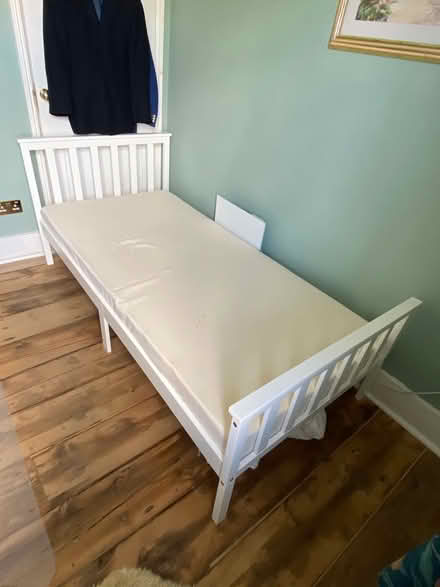 Photo of free Single bed (Oval) #1