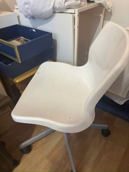 Photo of free Desk and chair (E18) #2
