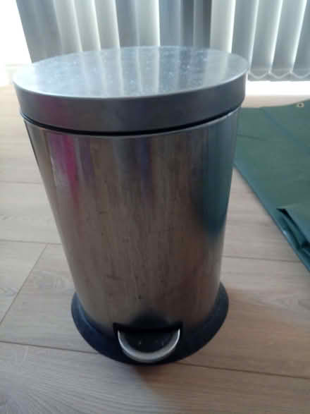 Photo of free Bathroom or kitchen metal bin a few dents but good condition (Oxford OX1) #1