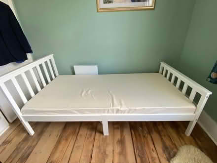 Photo of free Single bed (Oval) #2