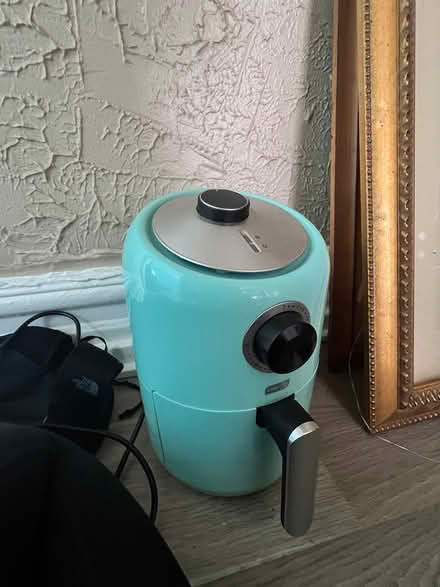 Photo of free Air fryer. Frying pans . Paintings (Bay ridge Brooklyn 5th ave) #2