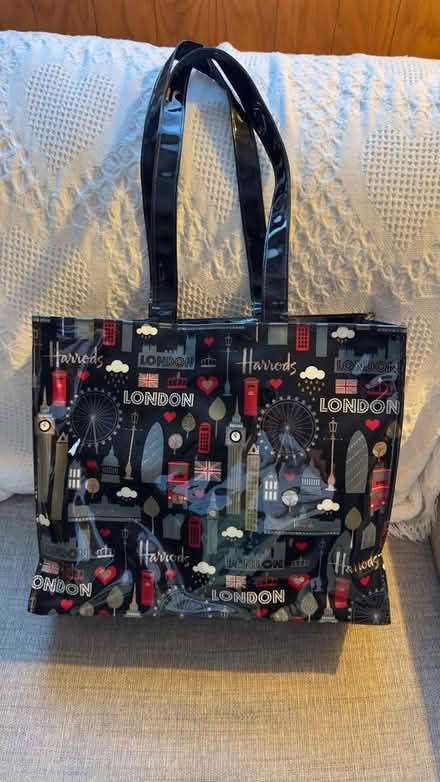 Photo of free Black Harrods London icon bag (Eagle Hill) #1