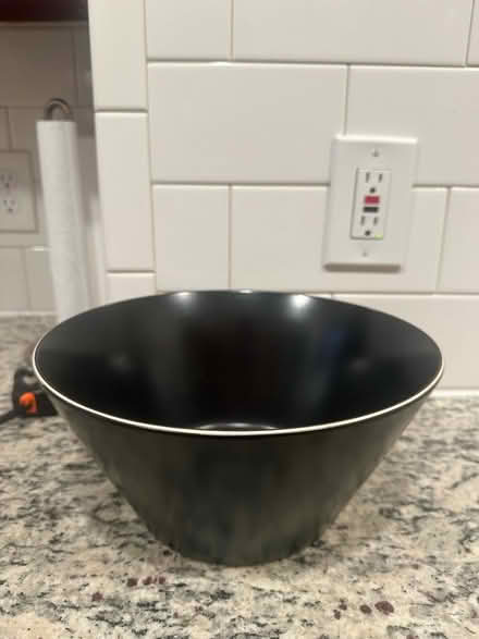 Photo of free Various serving bowls (02215) #4
