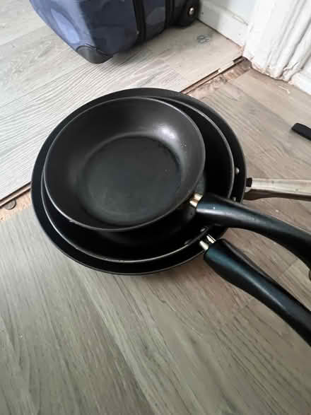 Photo of free Air fryer. Frying pans . Paintings (Bay ridge Brooklyn 5th ave) #1