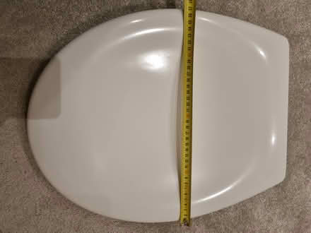 Photo of free Toilet seat (AL54EB) #2