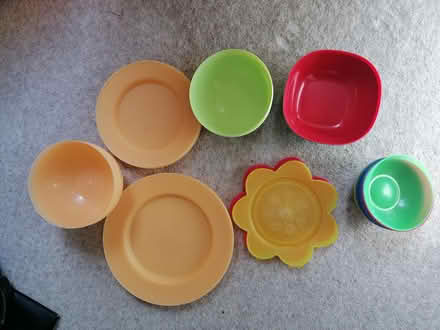 Photo of free Plastic plates and bowls (Didcot, Ladygrove, OX11) #2