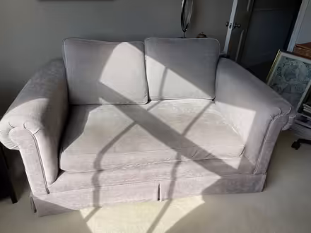Photo of free Chesterfield sofa (Barnes, London SW13 9HJ) #4