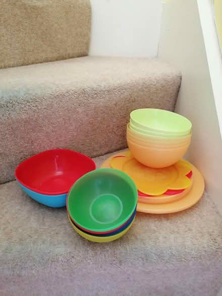 Photo of free Plastic plates and bowls (Didcot, Ladygrove, OX11) #1