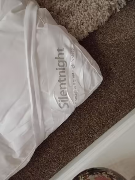 Photo of free Mattress Topper small double 4ft (Warwick CV34 5NB) #1
