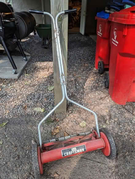 Photo of free Manual lawn mower (Souderton) #1