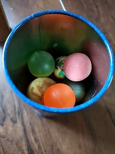Photo of free A box of bouncy balls (Carpenders Park WD19) #1