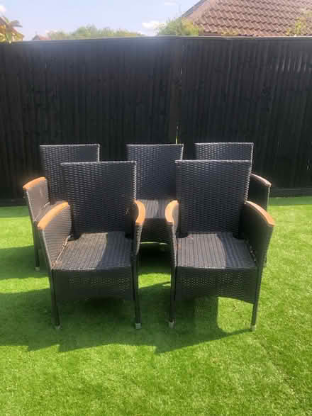Photo of free 5 ratten garden chairs (Horsham RH12) #1