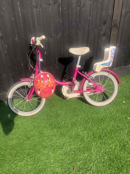 Photo of free Girls bike with helmet (Horsham RH12) #1