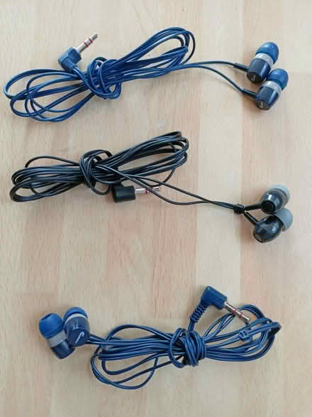 Photo of free Earphones (Chesham HP5) #1