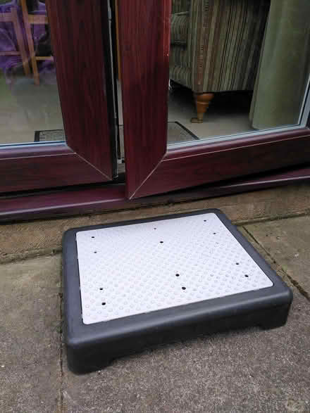 Photo of free Half-step for those with mobility difficulties (South Bretton) #1