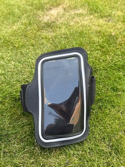 Photo of free Running arm band mobile holder (Beckton E6) #1