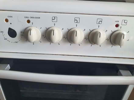 Photo of free 15 year old cooker looking for good home (Strawberry Hill TW2) #2