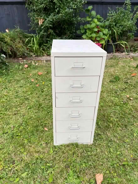 Photo of free 6 draw unit - metal (Loscoe DE75) #1